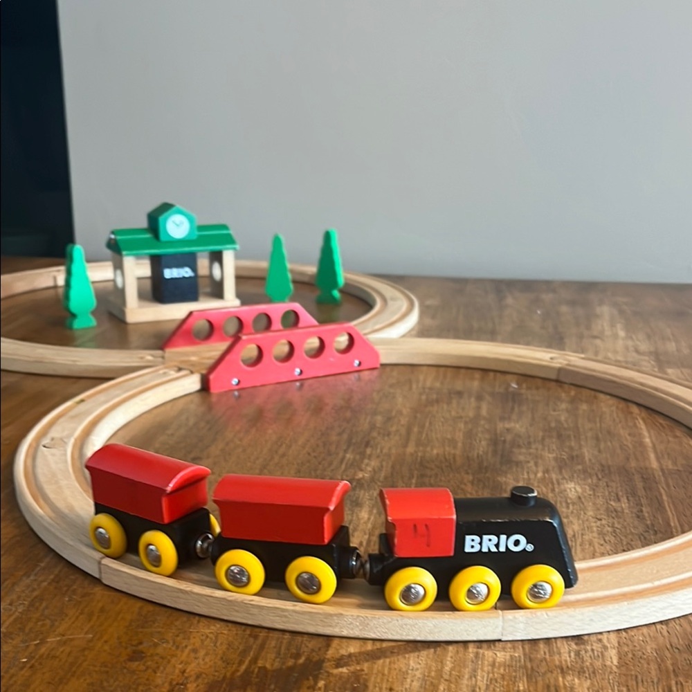 Brio Classic Figure 8 Train Set (used but good condition)
